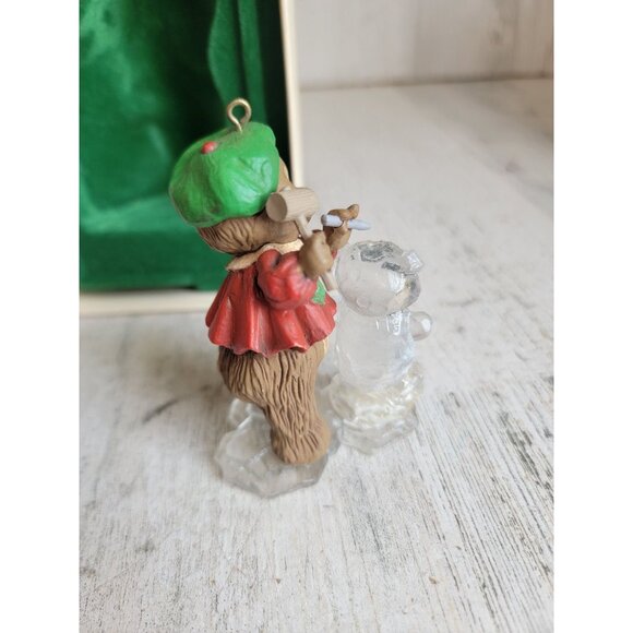 Hallmark ice sculpture beaver carve vintage ornament Xmas - Picture 4 of 6